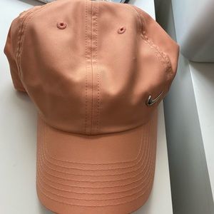 Women’s Nike hat
